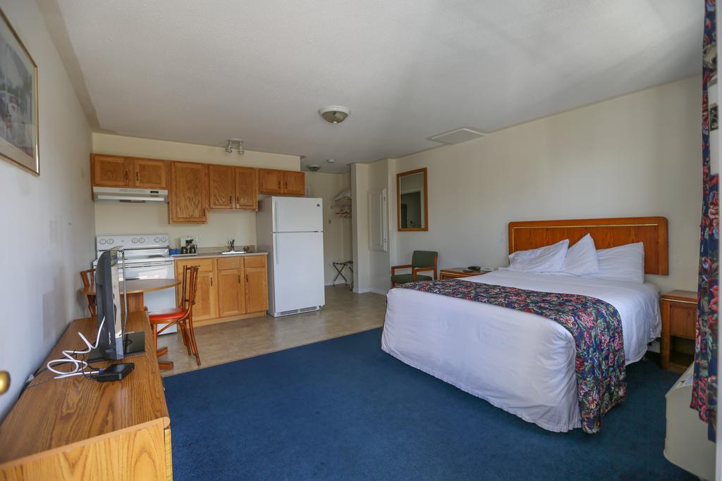 Airport Inn Фредериктън Екстериор снимка