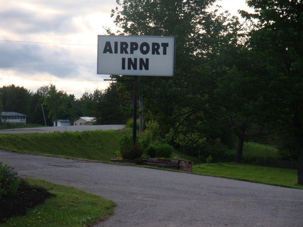 Airport Inn Фредериктън Екстериор снимка
